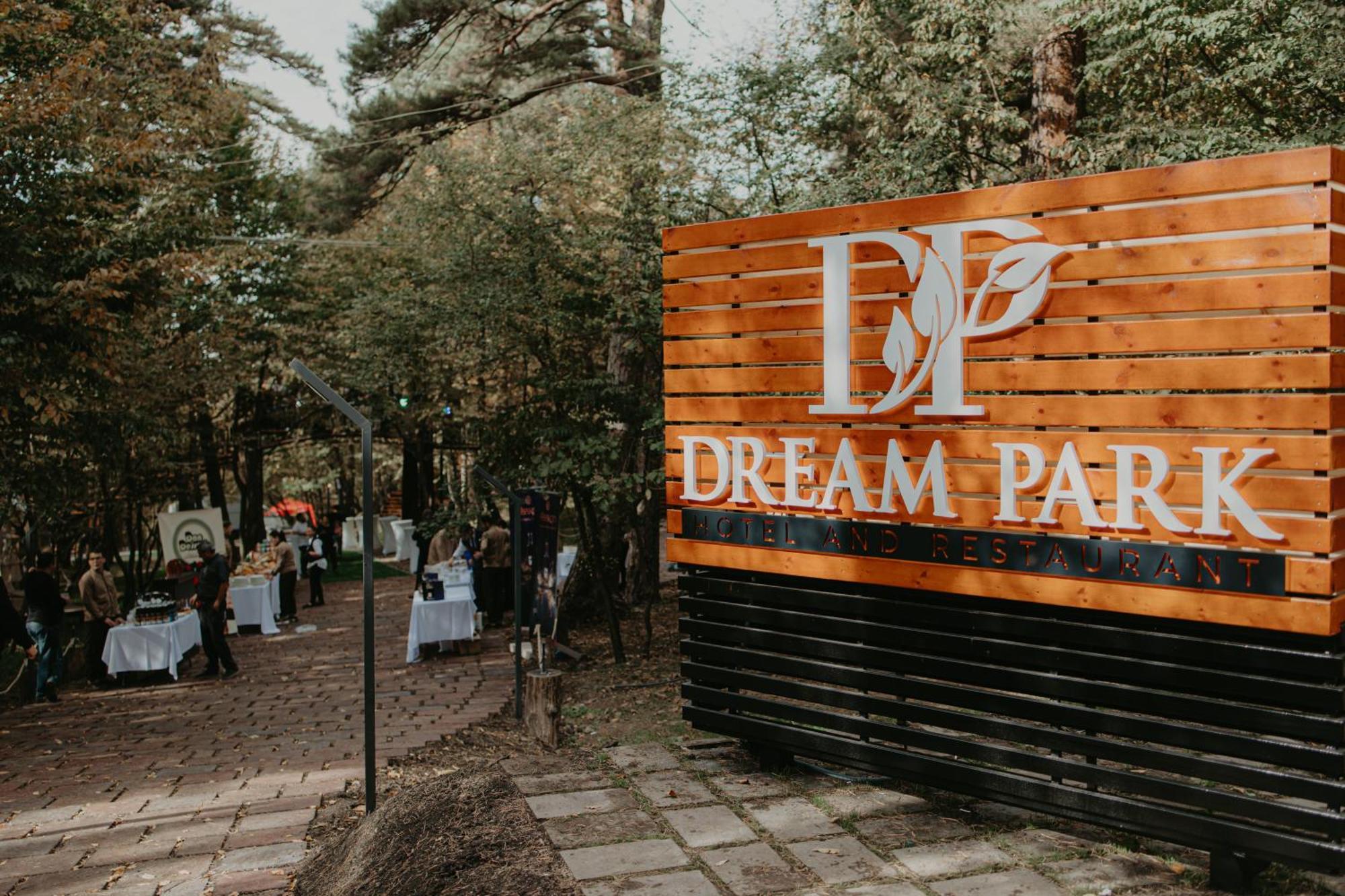 Dream Park Hotel Gyulagarak Buitenkant foto
